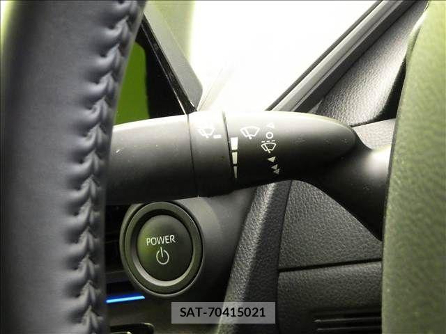 Toyota PRIUS 2023-04 8884186-16