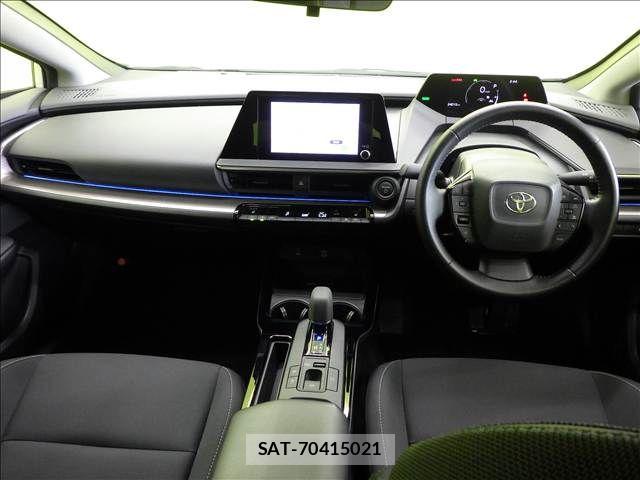 Toyota PRIUS 2023-04 8884186-1