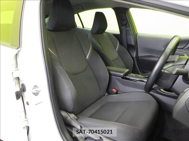 Toyota PRIUS 2023-04 8884186-20