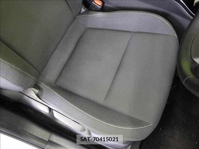 Toyota PRIUS 2023-04 8884186-21