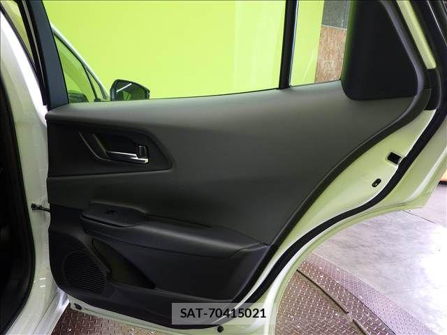 Toyota PRIUS 2023-04 8884186-26