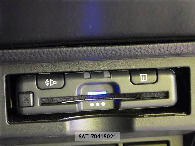 Toyota PRIUS 2023-04 8884186-6