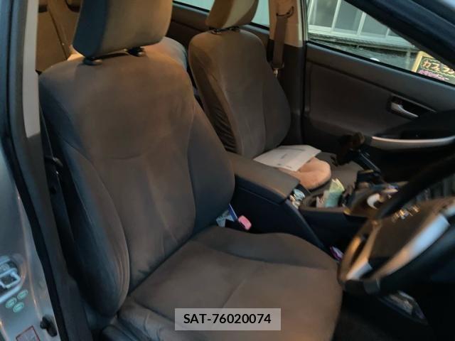 Toyota PRIUS 2010-04 8884214-9