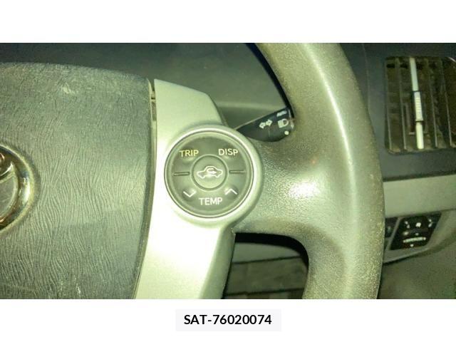 Toyota PRIUS 2010-04 8884214-12