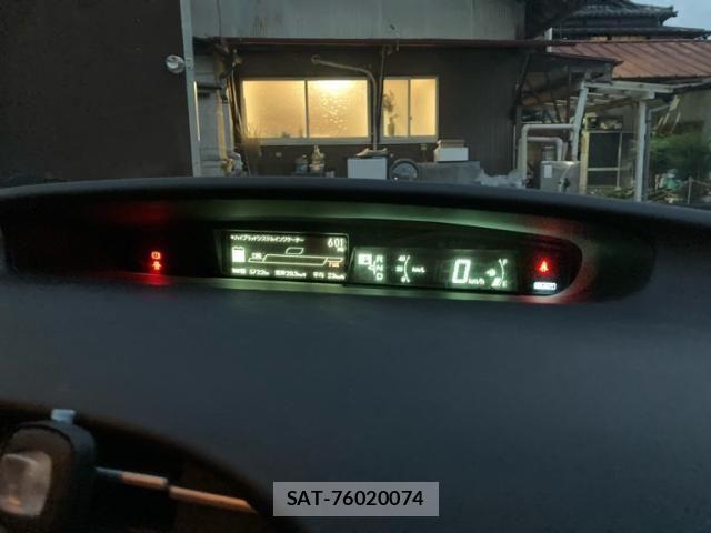 Toyota PRIUS 2010-04 8884214-14