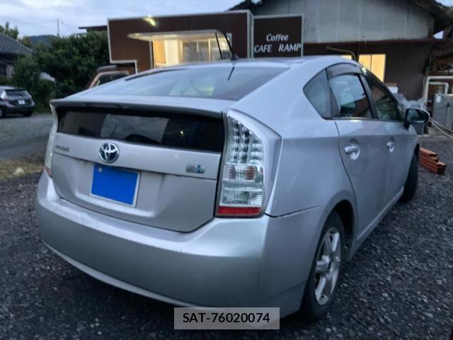 Toyota PRIUS 2010-04 8884214-1