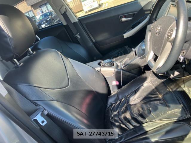 Toyota PRIUS 2012-03 8884213-10