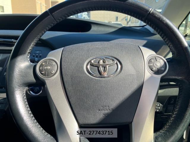 Toyota PRIUS 2012-03 8884213-14