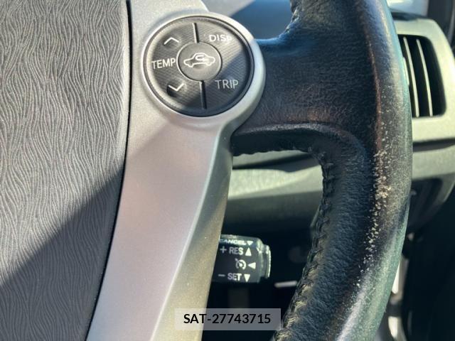 Toyota PRIUS 2012-03 8884213-16
