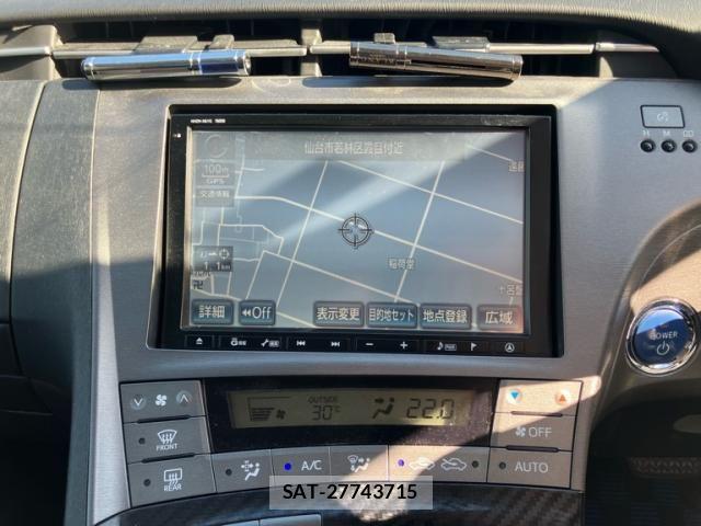 Toyota PRIUS 2012-03 8884213-21