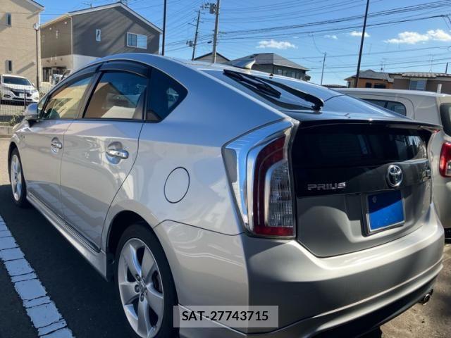 Toyota PRIUS 2012-03 8884213-4