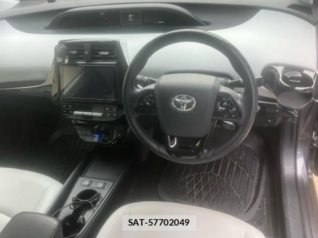 Toyota PRIUS 2019-01 8884193-16