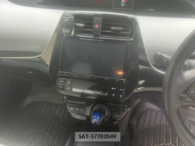 Toyota PRIUS 2019-01 8884193-19