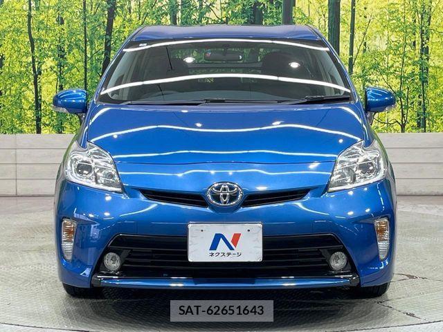 Toyota PRIUS 2014-02 8884199-13