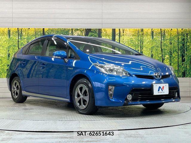 Toyota PRIUS 2014-02 8884199-15