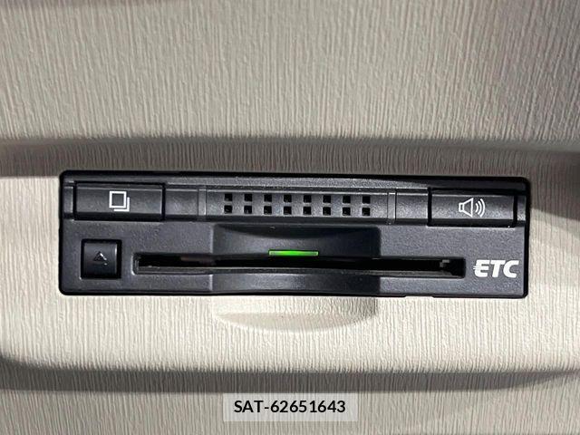 Toyota PRIUS 2014-02 8884199-3