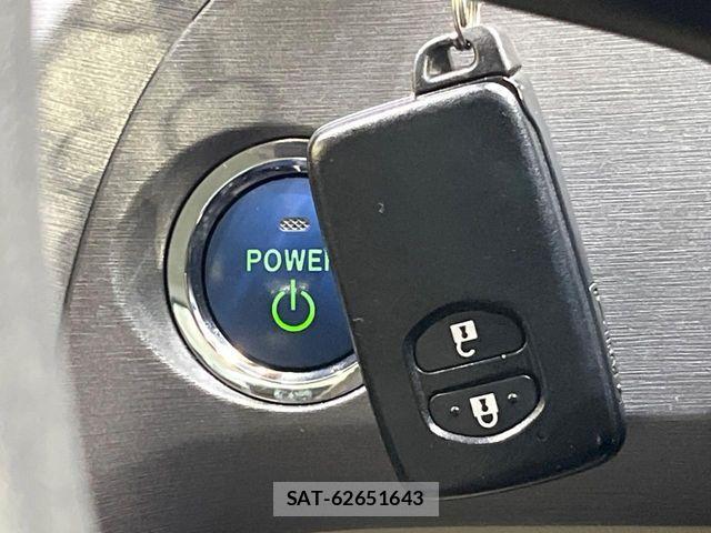 Toyota PRIUS 2014-02 8884199-5