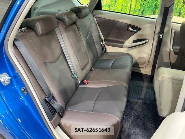 Toyota PRIUS 2014-02 8884199-8