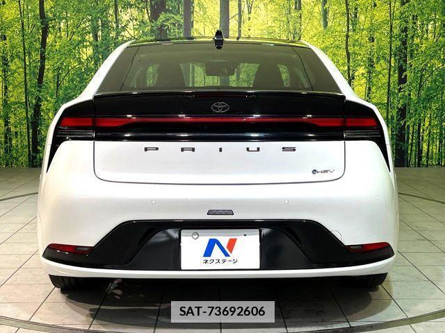 Toyota PRIUS 2025-04 2084768-14