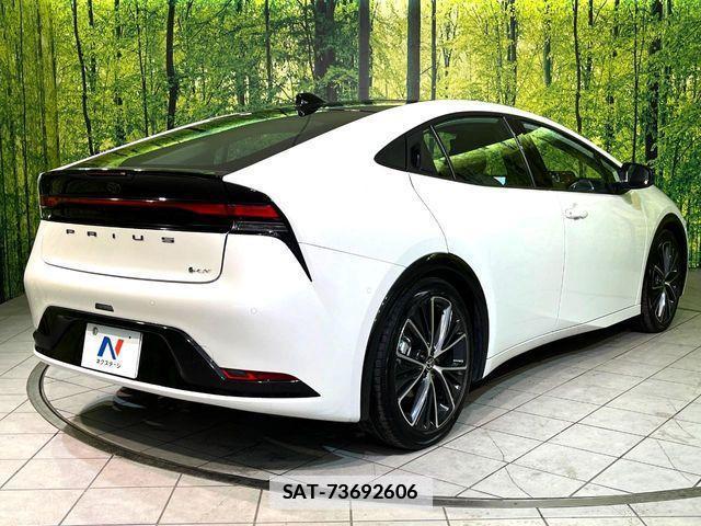 Toyota PRIUS 2025-04 2084768-16