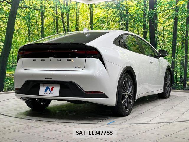 Toyota PRIUS 2023-04 2401659-16