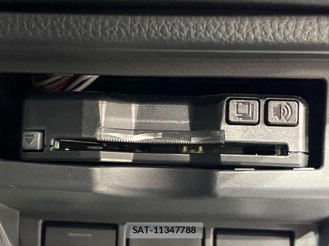 Toyota PRIUS 2023-04 2401659-6