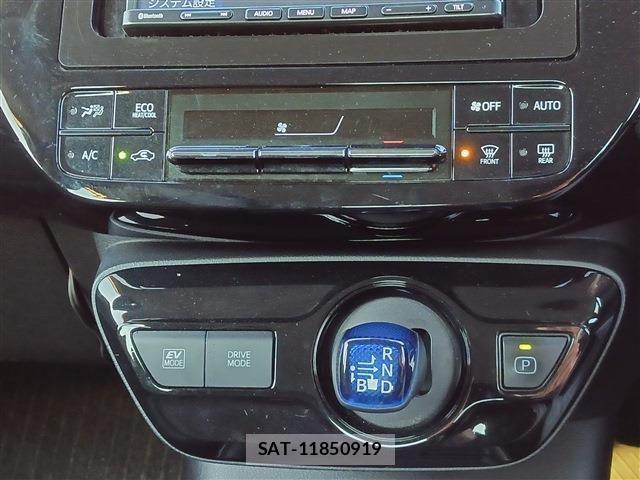 Toyota PRIUS 2021-01 2674552-17