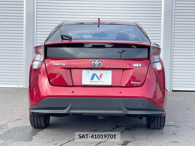 Toyota PRIUS 2016-06 4757077-15