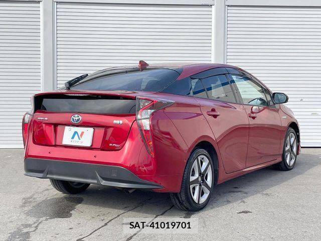 Toyota PRIUS 2016-06 4757077-17