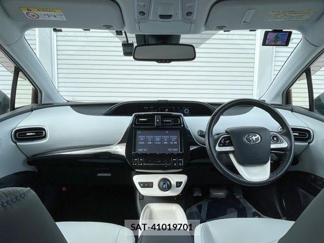 Toyota PRIUS 2016-06 4757077-1
