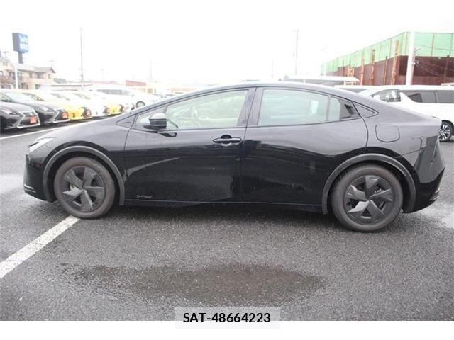 Toyota PRIUS 2024-03 4978333-10