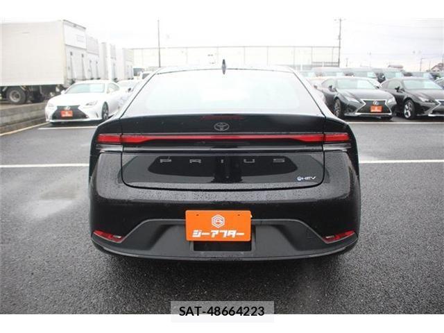 Toyota PRIUS 2024-03 4978333-12