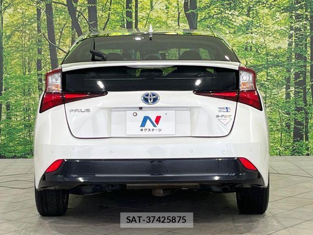 Toyota PRIUS 2019-01 5875968-15