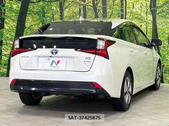 Toyota PRIUS 2019-01 5875968-17