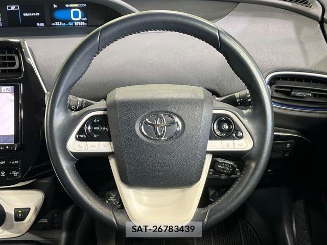 Toyota PRIUS 2018-09 5875970-11
