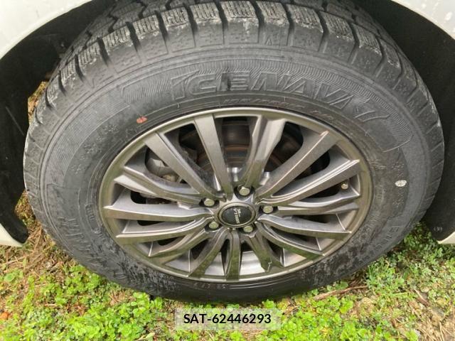 Toyota PRIUS 2022-08 6016582-9