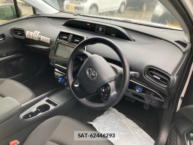 Toyota PRIUS 2022-08 6016582-12