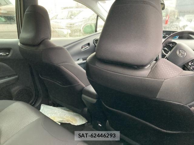 Toyota PRIUS 2022-08 6016582-15