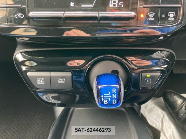Toyota PRIUS 2022-08 6016582-26