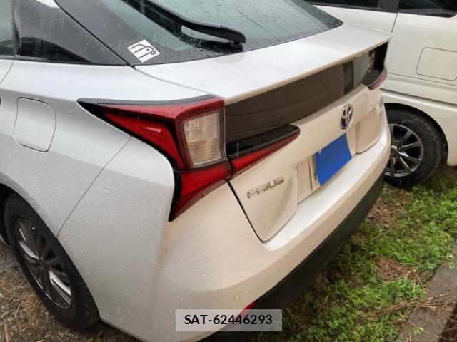 Toyota PRIUS 2022-08 6016582-4