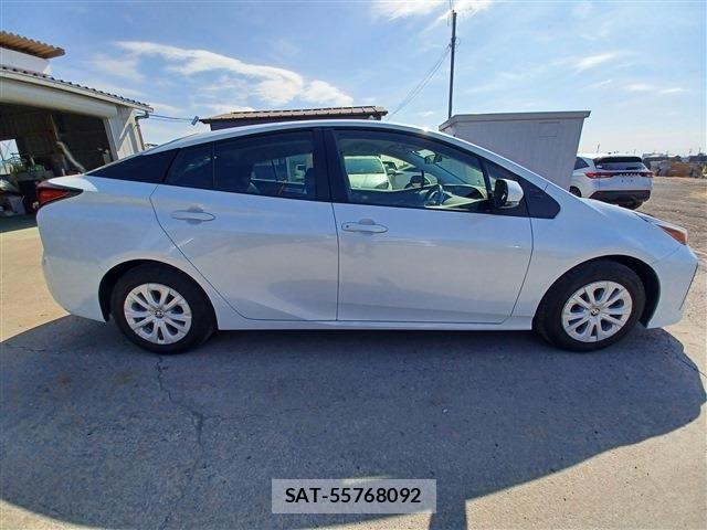 Toyota PRIUS 2021-03 6016583-2