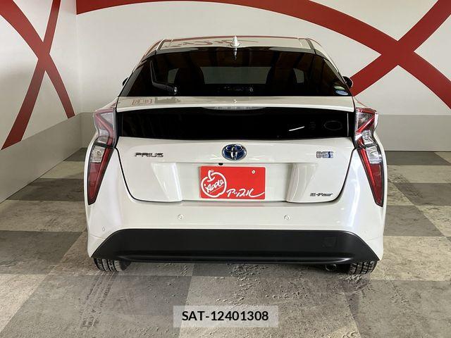 Toyota PRIUS 2017-03 6246802-24