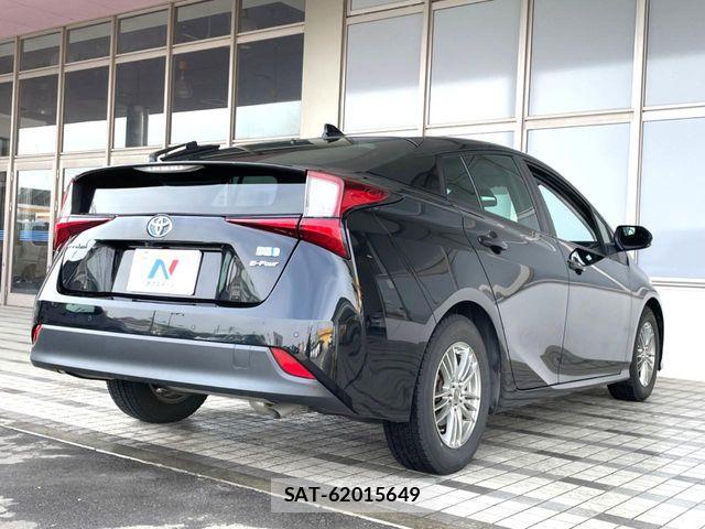 Toyota PRIUS 2021-11 6265632-16