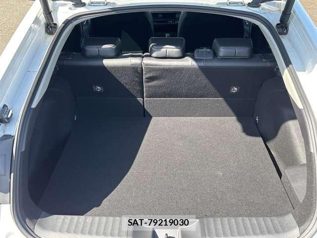 Toyota PRIUS 2023-04 6673228-13