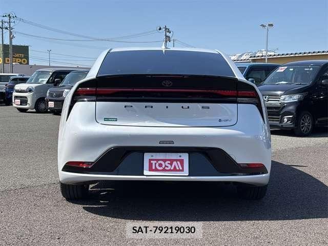 Toyota PRIUS 2023-04 6673228-18