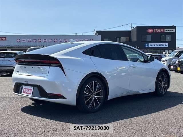 Toyota PRIUS 2023-04 6673228-20