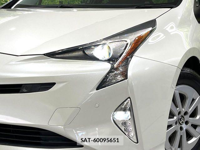 Toyota PRIUS 2018-03 6677589-12