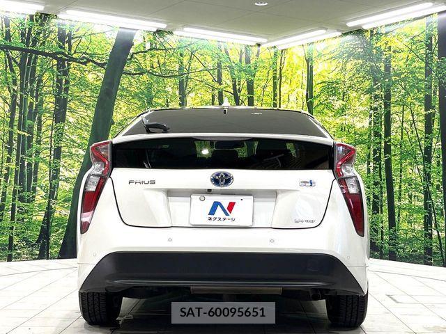 Toyota PRIUS 2018-03 6677589-15