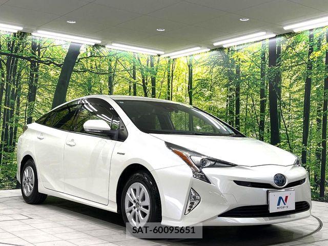 Toyota PRIUS 2018-03 6677589-16