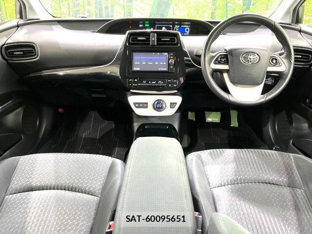 Toyota PRIUS 2018-03 6677589-1